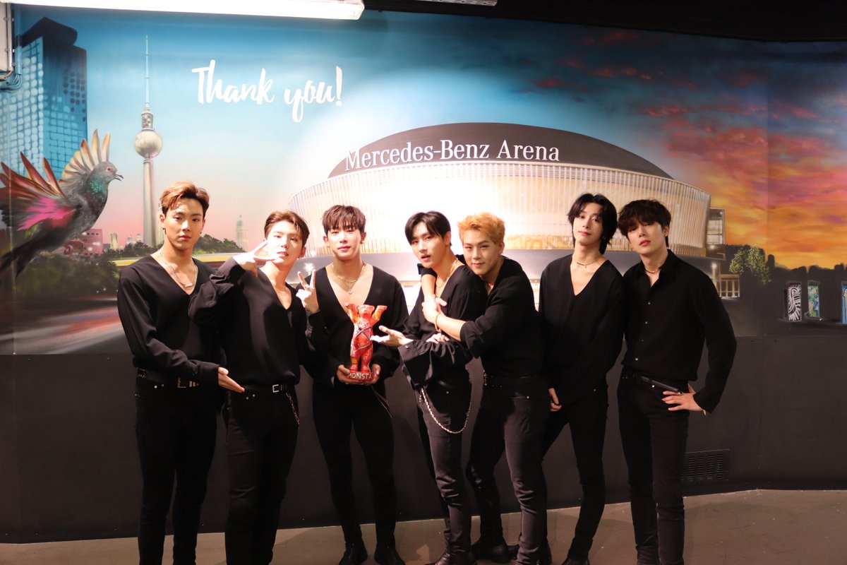 Vor 2 Jahren an diesem Tag hat @OfficialMonstaX die Fans in der Mercedes-Benz Arena Berlin zum Jubeln gebracht. 😱🔥 Ein Lichtermeer an Lightstsicks und alle Monbebe's sorgten für eine unvergessliche Stimmung. 😍

📸 Pedro Becerra / STAGEVIEW

#monstaxconcert #mercedesbenzarena