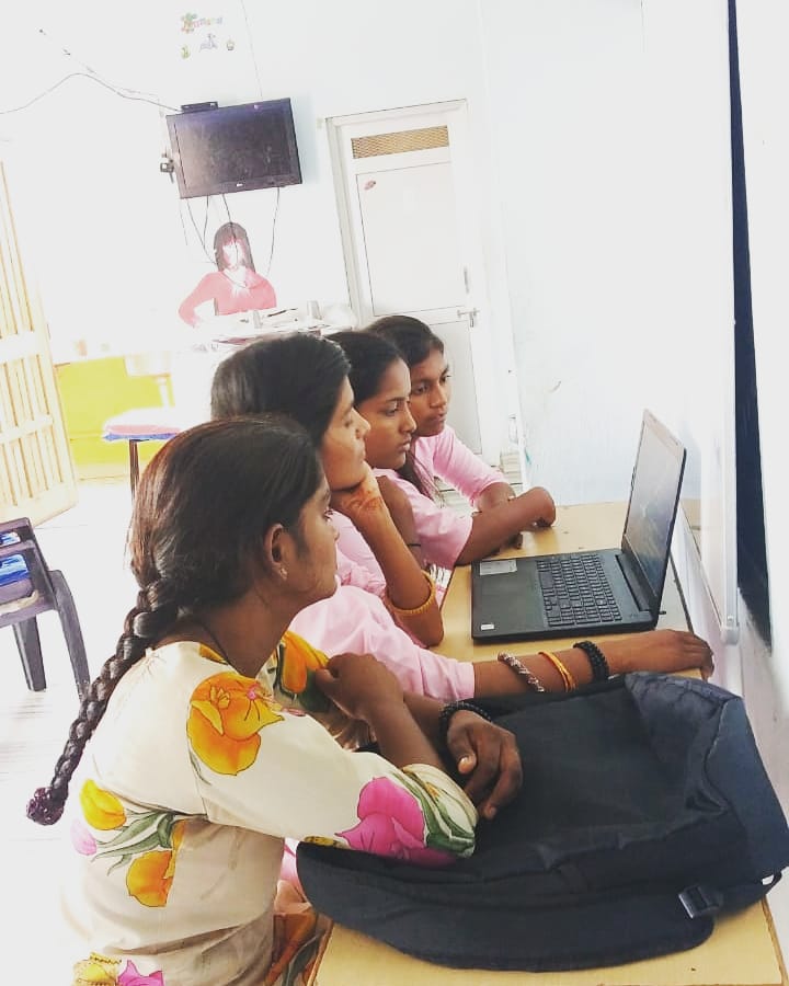 SambhaliTrust's tweet photo. Participants of Boarding Homes for girls have returned from their villages after their summer break. Online classes are arranged by schools. 
#ruraleducation #ruraleducationproject #ruraleducationindia #ruralgirl #ruralgirleducation #education #educationmatters #betipadhao https://t.co/7CW8qjuvfw
