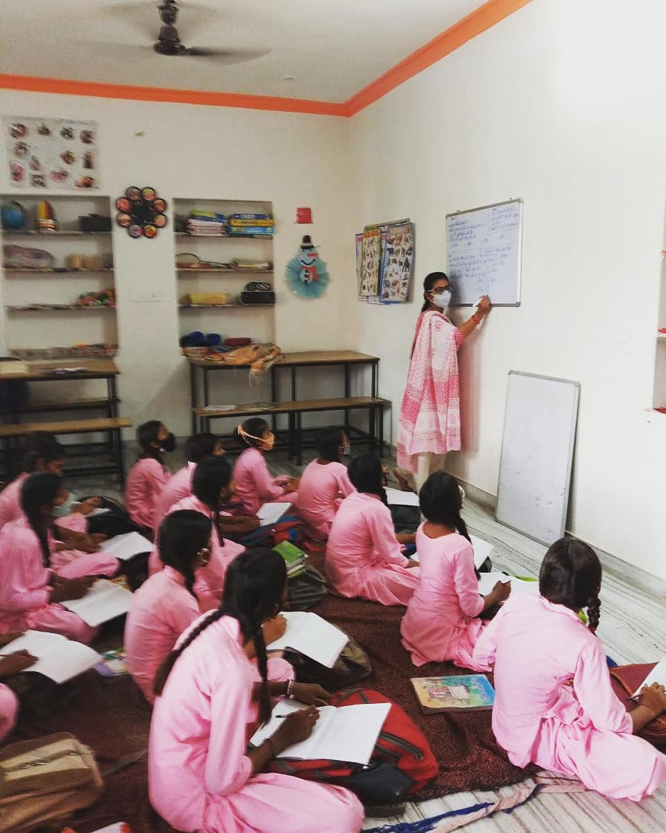 SambhaliTrust's tweet photo. Participants of Boarding Homes for girls have returned from their villages after their summer break. Online classes are arranged by schools. 
#ruraleducation #ruraleducationproject #ruraleducationindia #ruralgirl #ruralgirleducation #education #educationmatters #betipadhao https://t.co/7CW8qjuvfw