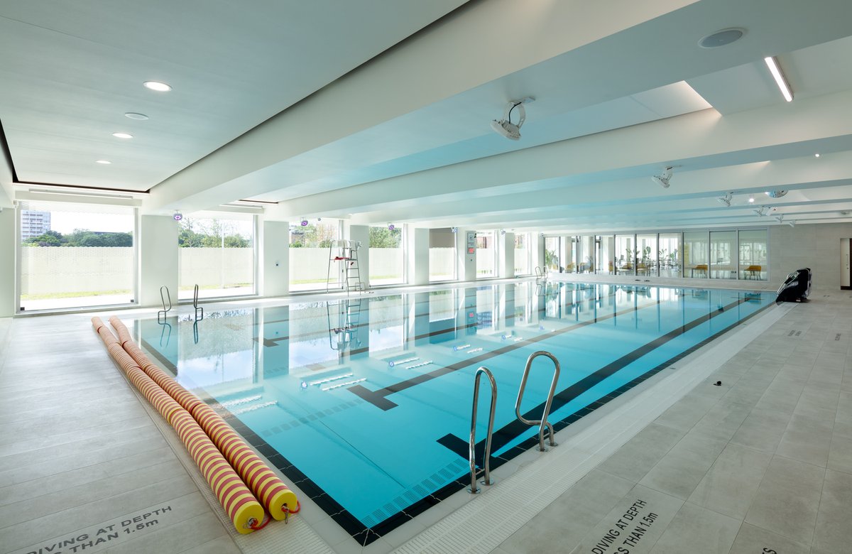 morgansindallc's tweet image. So much fun to be had at Hackney Britannia Leisure Centre!
🏊‍♀️ Six-lane, 25m pool
🧖 A steam room &amp;amp; sauna
🏊‍♂️ A 20 x10m training pool with a movable floor
💡 Sensory lighting in the training pool area
😁 A SPLASH ZONE with water features and a 15 metre high water flume
#SCFValues