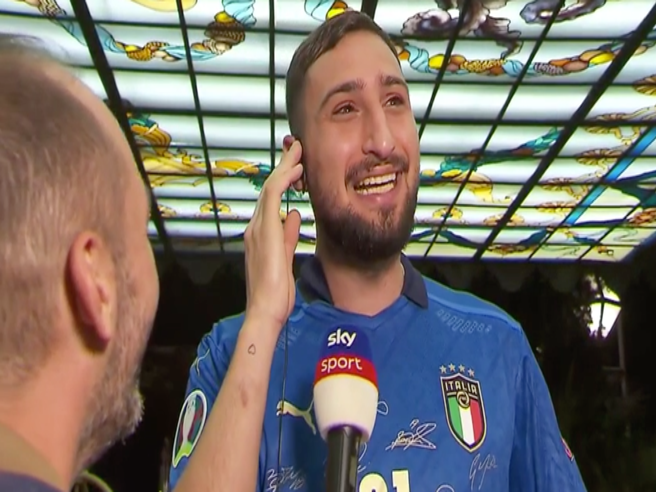 Corriere's tweet photo. Donnarumma: «Non ho esultato dopo il rigore perché non avevo capito che avevamo vinto» https://t.co/Nn5b4Xo9oN https://t.co/dR4ccXrEnc