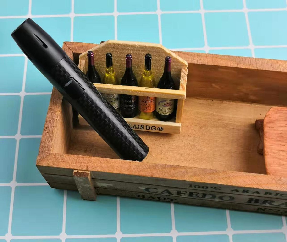 BBlureen's tweet photo. On working days, it is absolutely impossible to not be accompanied by E2!🤗🤗🤗

#vapeit #vapetime #instavape #vapehooligans #worldwidevapers #love #vapeaddict #vapedisposable #vapehandcheck #svapo #vapephotography #vapingisnottobacco #disposable #vapeworldwide #vapingsaveslives https://t.co/G3fKI0x3LZ