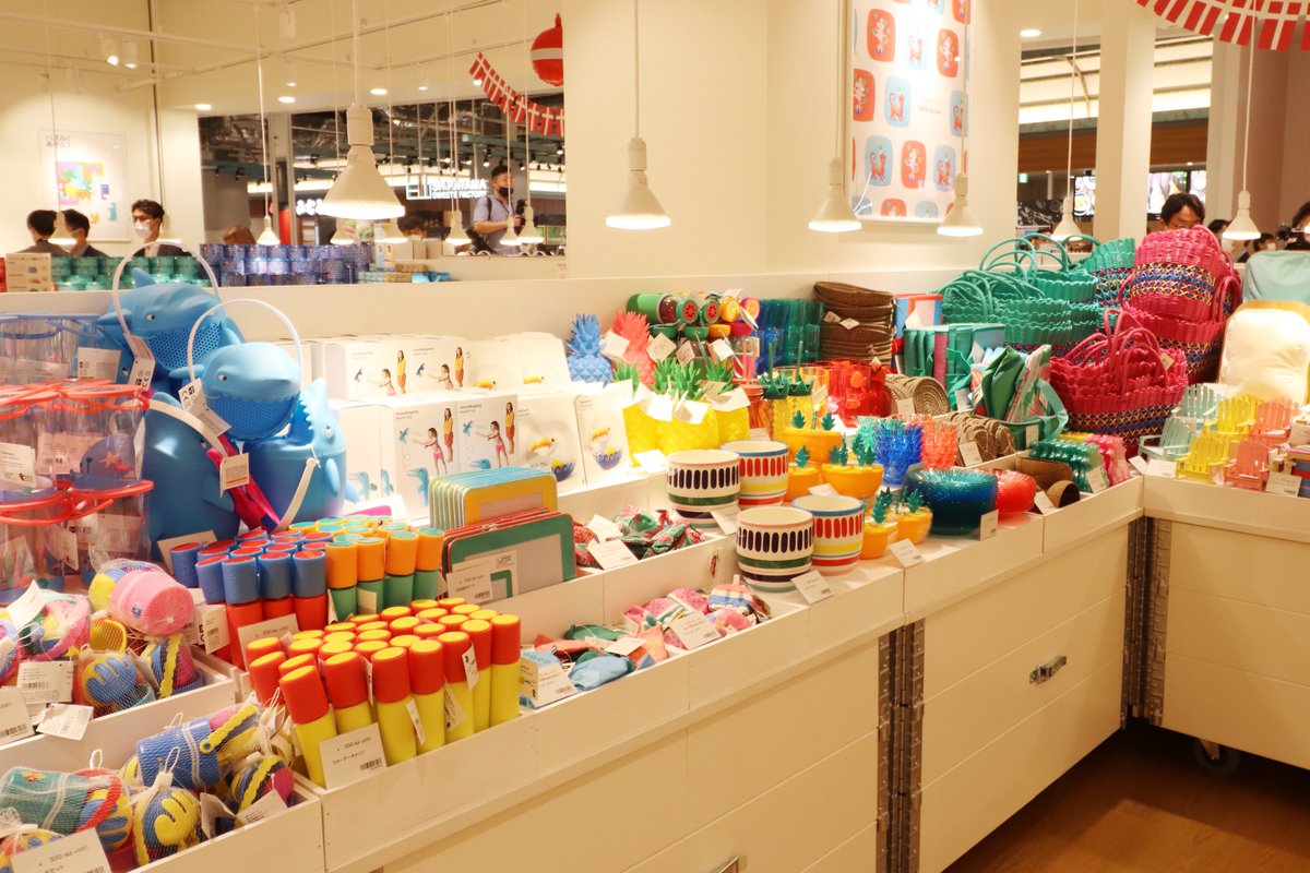 金沢情報 公式アカウント みなさん楽しみにしている Flying Tiger Copenhagen デンマーク 初の雑貨店がついに北陸上陸です おもちゃやキッチン用品 文具 お菓子なんかもあります 個人的には傘が安くてかわいくて気に入っています イオンモール