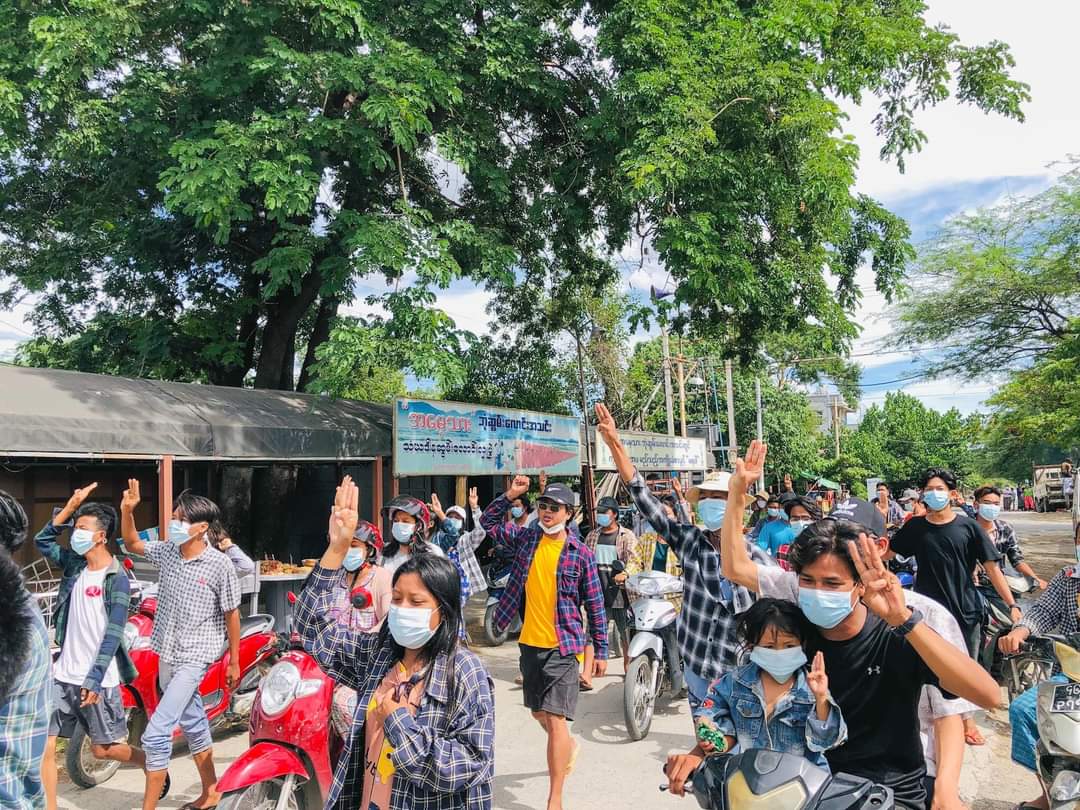 The main strike of Aung Pin Le staged a protest march to overthrow the Military Dictatorship.
#WhatsHappeningInMyanmar
#July13Coup
