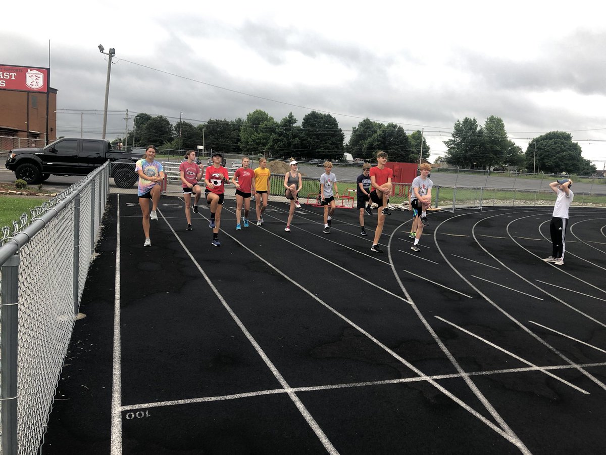 Conditioning with these awesome kiddos this morning! Proud of all of you for being dedicated👏🏻