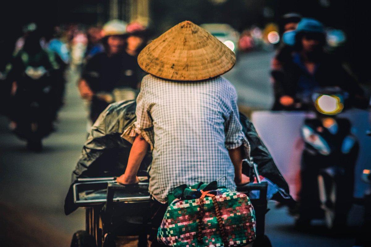 VnBizReview's tweet photo. Vietnam's Jan.-June trade surplus with the U.S. widens to $37.3 bln
Link: https://t.co/mJYXj1z6Jb https://t.co/aNvd0XVaue