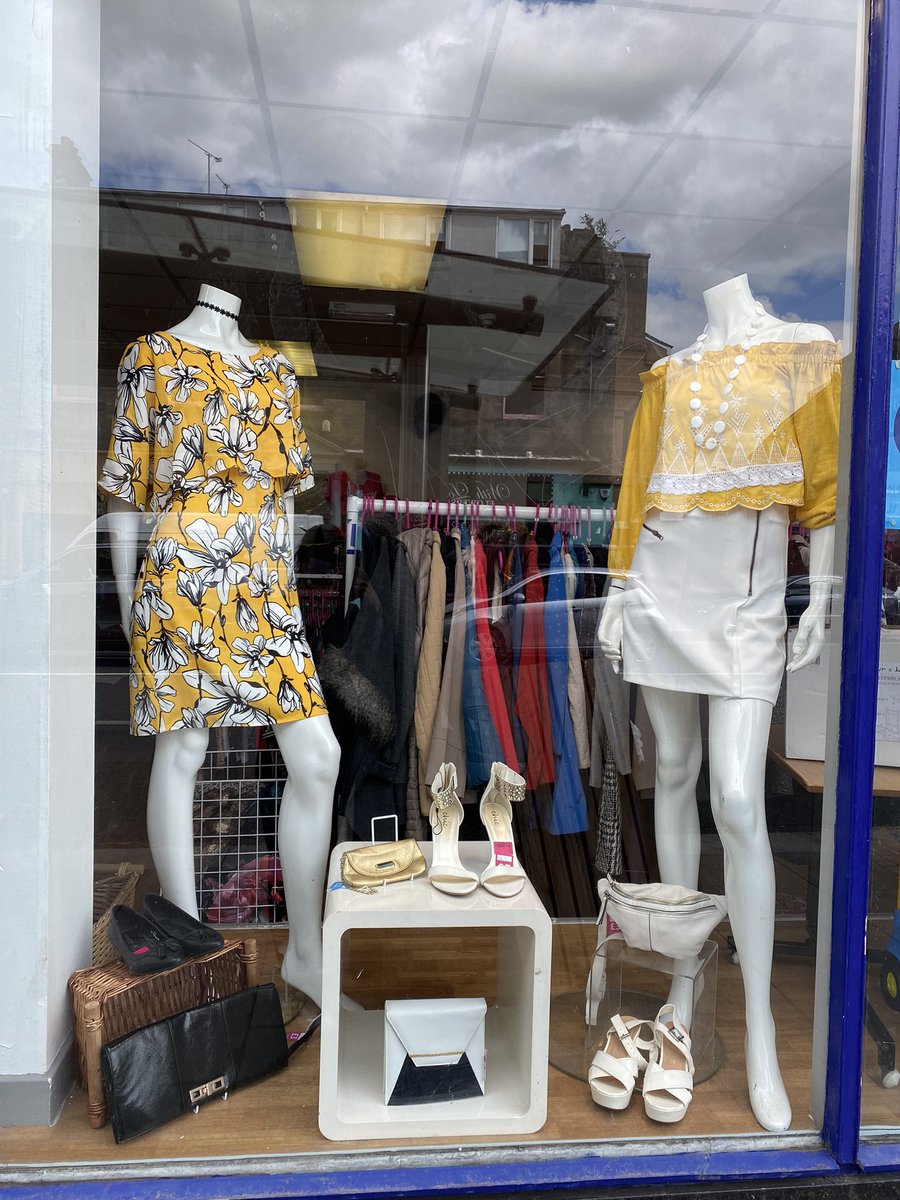 CRUKPaisley's tweet photo. Hello Summer 🤩@CRUKPaisley @CRUKScotland @CRUKShops @PaisleyFirst @paisleyorguk @VisitPaisley @PDEofficial @WhatsOnRen https://t.co/V0Pf5gqgFt