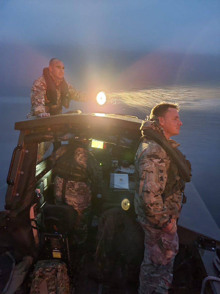 ArmydiverRE's tweet photo. Divers from @Kinloss_Bks, @32EngrRegt &amp; @71_Engr_Regt  completed the mammoth task, Fort Augustus to Inverness. Sub surface navigation Ex HARDNESS FIN between
1510Hrs Wed 7th - 0030Hrs Fri 9th July. No sighting of 🐉. @53FdSqn @34Squadron  @60Sqn @Proud_Sappers https://t.co/IwteSydcDD
