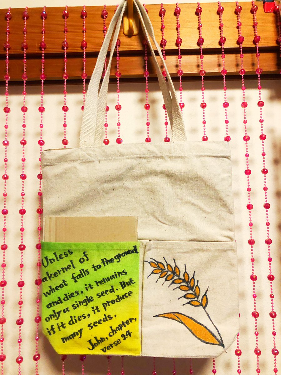 sing_draw_chie's tweet photo. 世界に一つだけの、あなただけのトートバック!
#totobag #original #painting #complete
#オリジナル #トートバッグ #手描きイラスト #完成 #世界に一つ
ご注文はコチラ↓
galleryちえ
https://t.co/xKLAg8OovS https://t.co/xbcOTY2Iqb