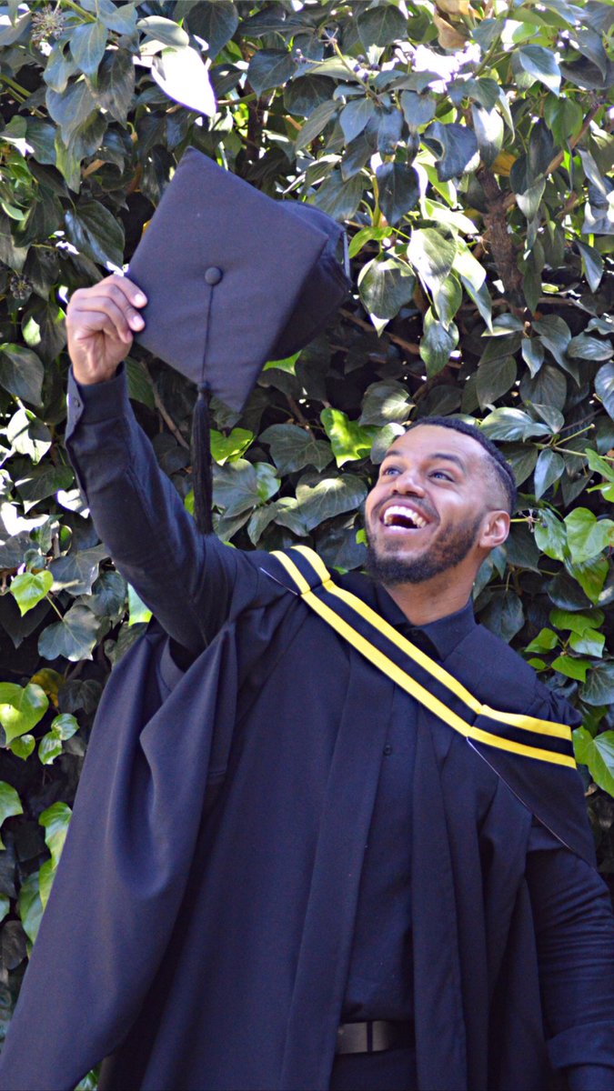 Cedric_a_fourie's tweet image. A whole UCT graduate 👨‍🎓