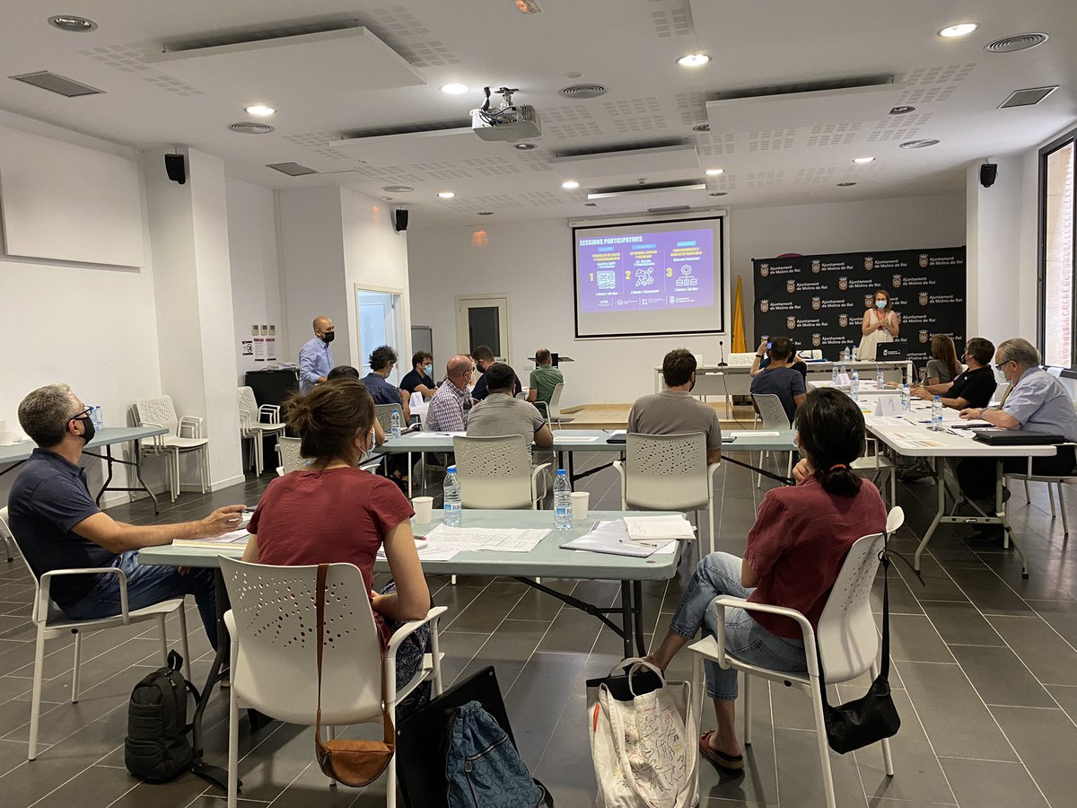 Des de la regidoria Tecnologies 4.0 estem treballant en definir  el nou espai d’innovació tecnològiques . Ho fem amb la comunitat educativa, les empreses i els makers. <a href="/AjMolinsdeRei/">Ajuntament de Molins de Rei</a>