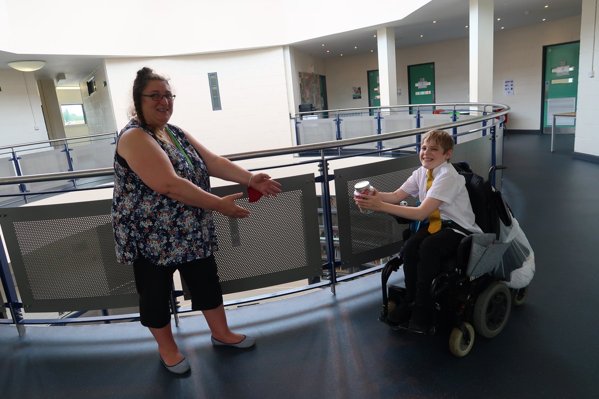 Recently, Year 8 student Dennis decided to run a fundraiser for @tweetcldf.
Dennis ran a Guess the Sweets game, raising an impressive £60 in the process. The winner, with a guess of 113 sweets, was Mrs Tuck! Well done Dennis for this amazing act of kindness!

#WeAreMiltoncross