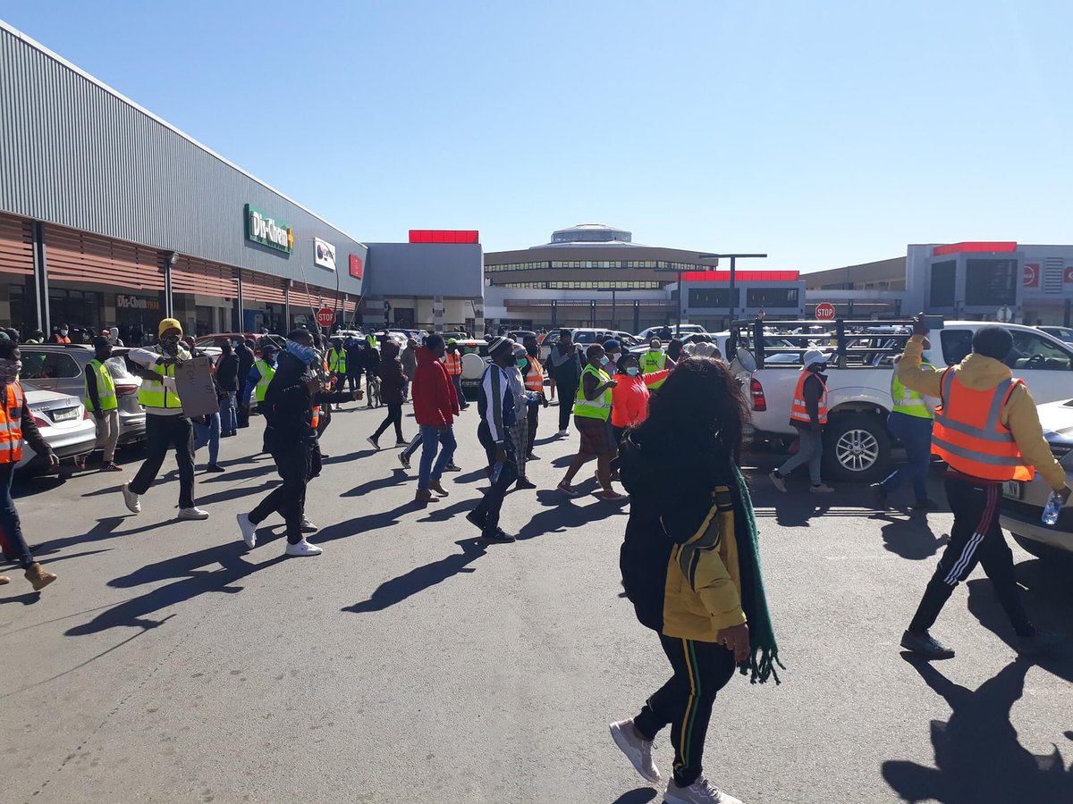 LMagagane's tweet image. MegaCity in Mahikeng North-West opened, members of the community came in numbers to protect their jobs and shops. #looting #ProtectSouthAfrica #Sandton