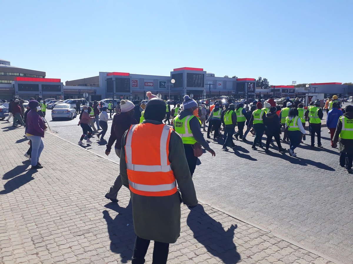 LMagagane's tweet image. MegaCity in Mahikeng North-West opened, members of the community came in numbers to protect their jobs and shops. #looting #ProtectSouthAfrica #Sandton