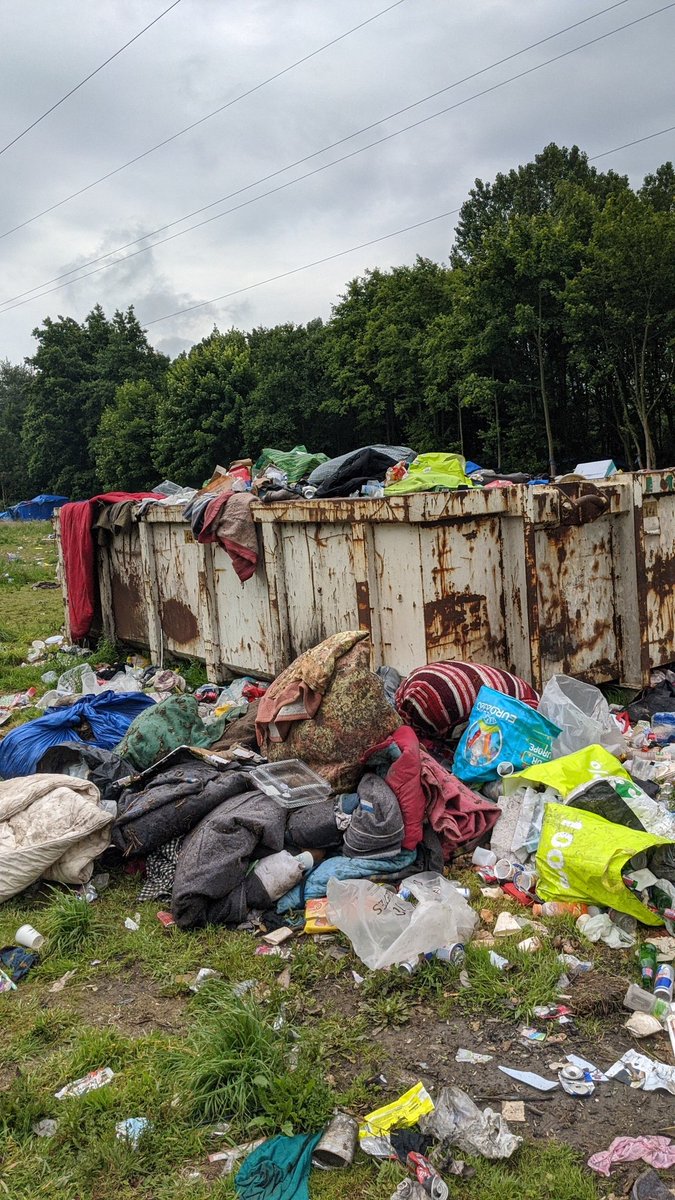Roots (@charitableroots) on Twitter photo It has now been nearly 3 weeks since the skips in camp have been emptied. Where are you? <a href="/VilleGdeSynthe/">Ville de Grande-Synthe</a>. It has now been nearly 3 weeks since the skips in camp have been emptied. Where are you? <a href="/VilleGdeSynthe/">Ville de Grande-Synthe</a>.