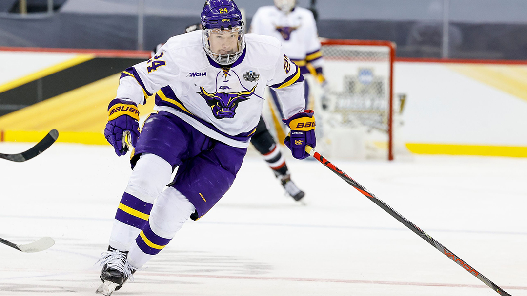 The #MBMoose announced today the team signed forward Todd Burgess to a one-year contract for the 2021-22 season.

DETAILS >> mbmoo.se/2UKQMOk

#GoMooseGo