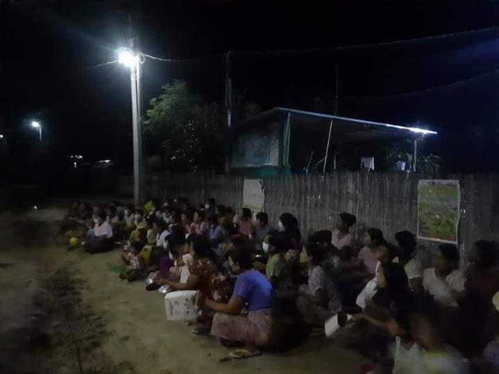 People from Depayin are banging pots and pans to protest against dictatorship.
#WhatsHappeningInMyanmar 
#July13Coup