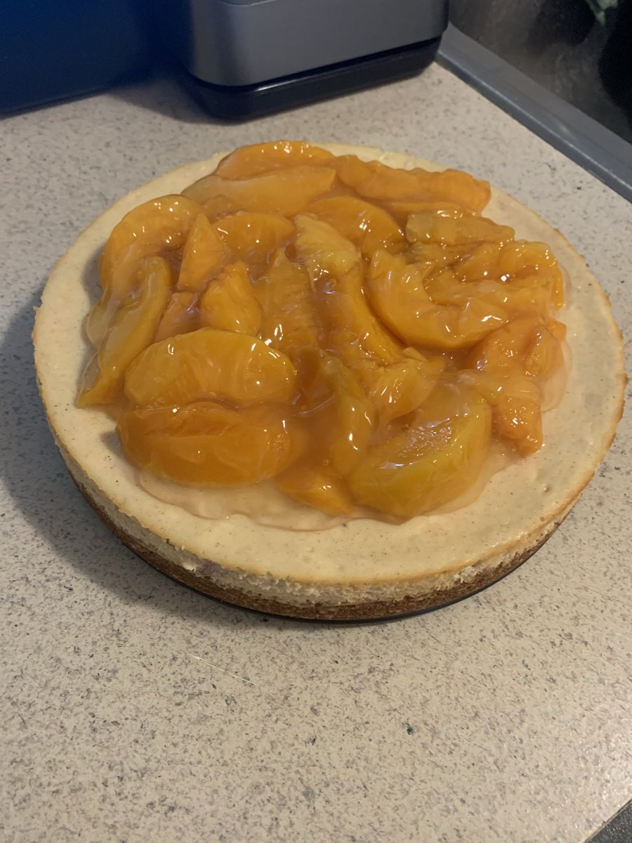 pudding_royal's tweet photo. Our three cheesecakes for the week are strawberry shortcake, cinnamon roll and peach cobbler https://t.co/7njYmpcbZf
