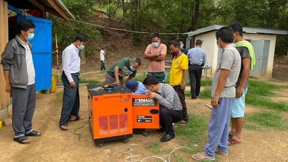 The Chinland Football Club has again donated medical equipments that worth about 20 lakhs for locals suffering from Covid-19 in Cikha Town, Northern Chin State.
#WhatsHappeningInMyanmar