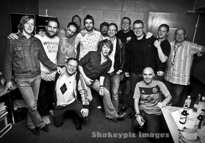 AdamBarry81's tweet photo. 11 years ago as a Miser, on the road with @The_Proclaimers.
This was taken on the final night of the UK leg of the “Notes and Rhymes” tour.
#themisers #amplifiedlifestories #theproclaimers #notesandrhymes
📷: @zincalloy1 https://t.co/cAmcnT2Rc6