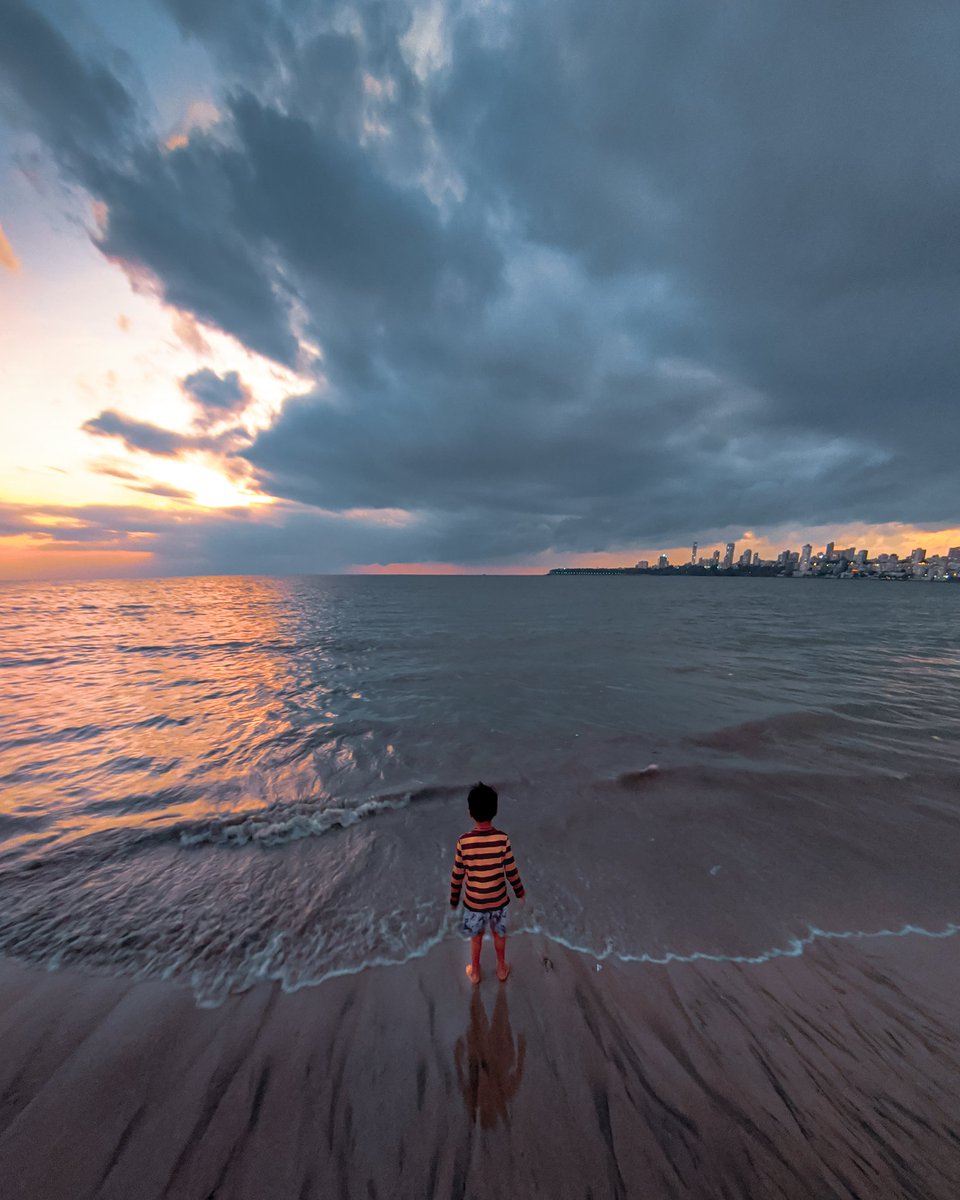 starudyawar's tweet image. Face your demons 😍😍😍

#ShotOnPhone #OutOfPhone #TeamPixel #Sunset #PhotoOfTheDay #photography #Mumbai #Mumbaikar @GoogleIndia @madebygoogle #MarineDrive #India @moment #MomentSuperFish #ShotOnMoment