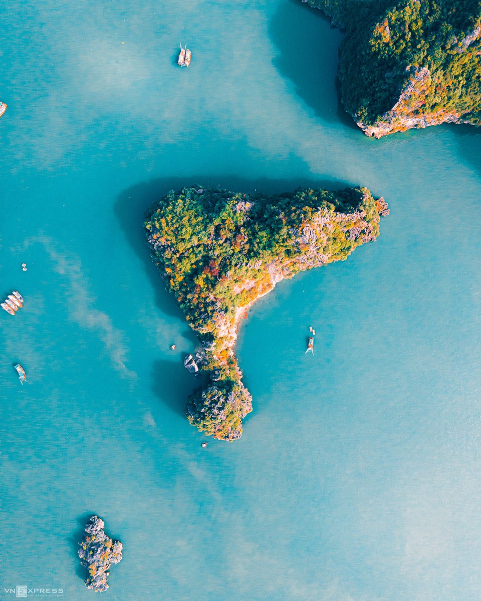 Expat_Local's tweet photo. Le Van Anh Tai used a drone to capture the country scene from above into beautiful pictures. #travel #travelphotography #travelgram #voyage #daily #borabora #traveling #travelling #travelblogger #traveltheworld #vacation #travelphoto #travellers #travellover #travellist #travel https://t.co/CBaUW2uWpu