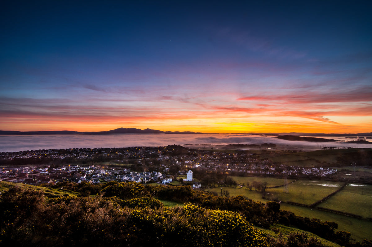 Make West Kilbride (Craft Town Scotland) your place to take in an art exhibition, stop for coffee or buy local art from one its many studios. 📍: West Kilbride 📸: @restlesslens57 | IG 👏 ~ #MakeItYours #CaptureTheCoig #Ayrshire #Arran #Clyde #Scotland