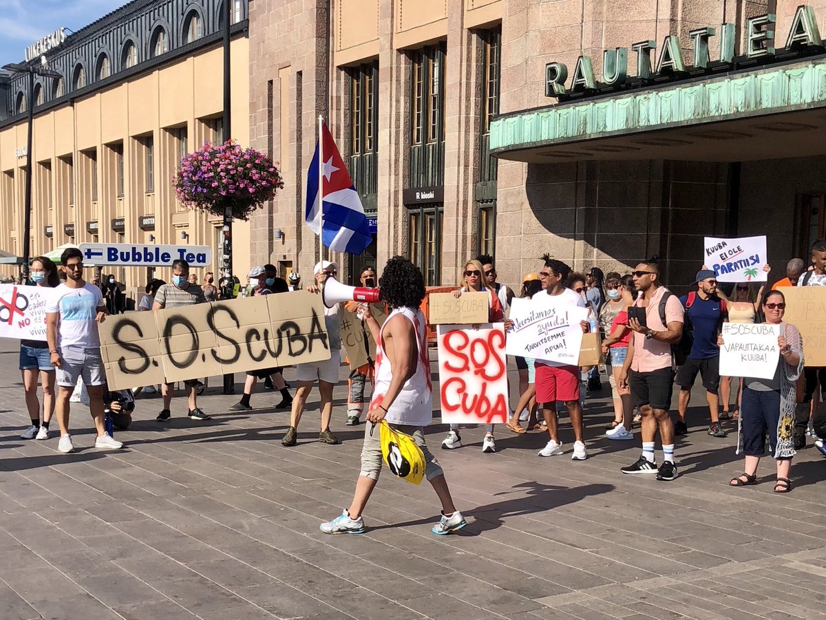 Went to see the #Cuba protest event in Helsinki. Many #soscuba signs, passionate slogans, political songs. My impression is most people had #Cuban background. #kuuba https://t.co/zbtrhSxLXz