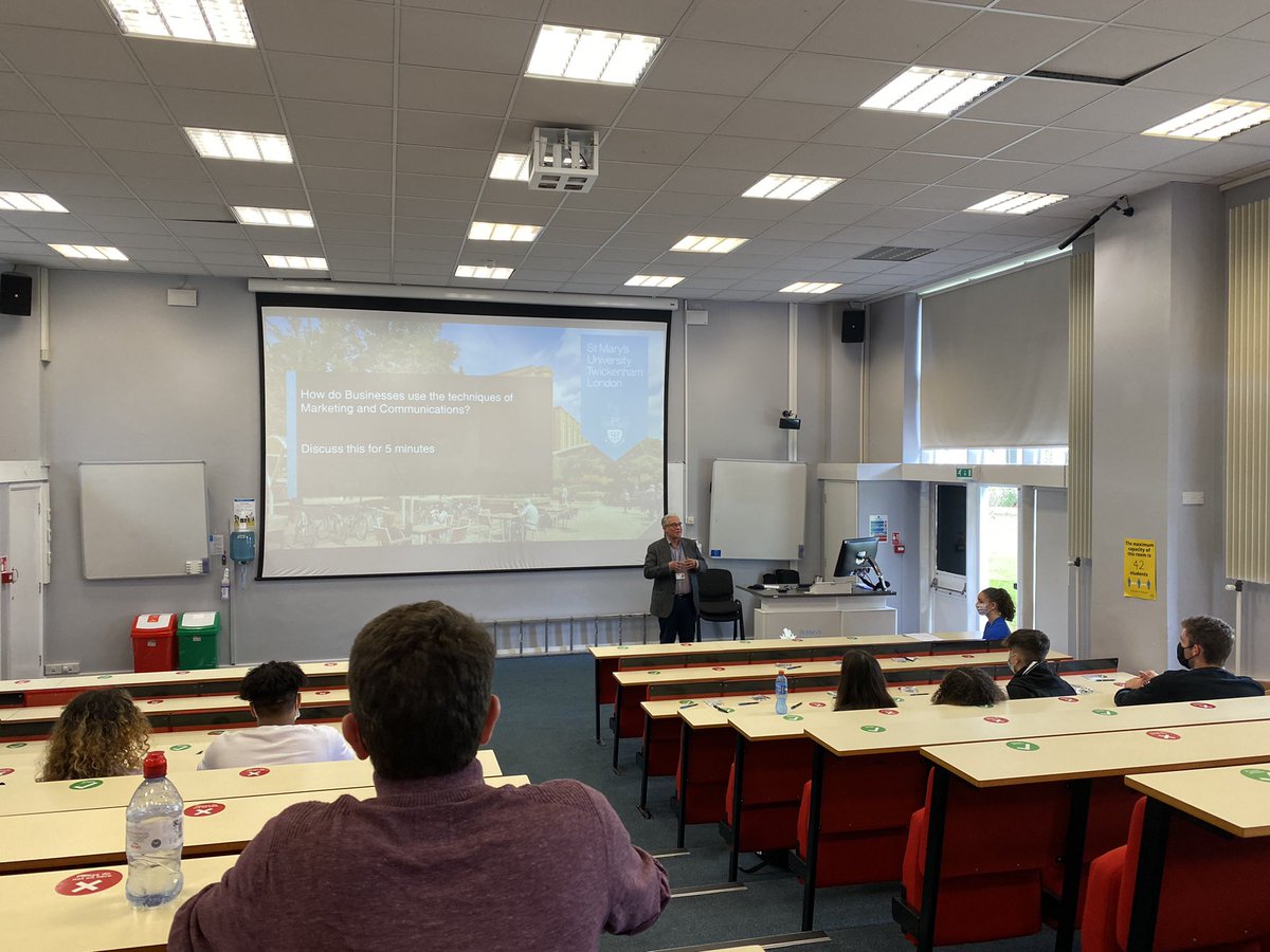 StMarysOutreach's tweet photo. 🙌 @officialRPHS are here at @YourStMarys! After a student life quiz from @mjgriessel this morning, learners are now in talks from @ba_change &amp; @StMarysBLS 🧑‍🎓

Looking forward to more academic taster sessions this afternoon 🌟 https://t.co/dVhOcHTx31