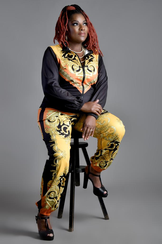 ZALYKA's tweet photo. Salut les amis ! 

Bon début de semaine 🙂
Bisous à tous 😘 😘 😘

📸 : @Didier Teurquetil

#Ifallinlovewithyou
#Zalyka
#GuinéeBissau https://t.co/w6FwnOKp1N