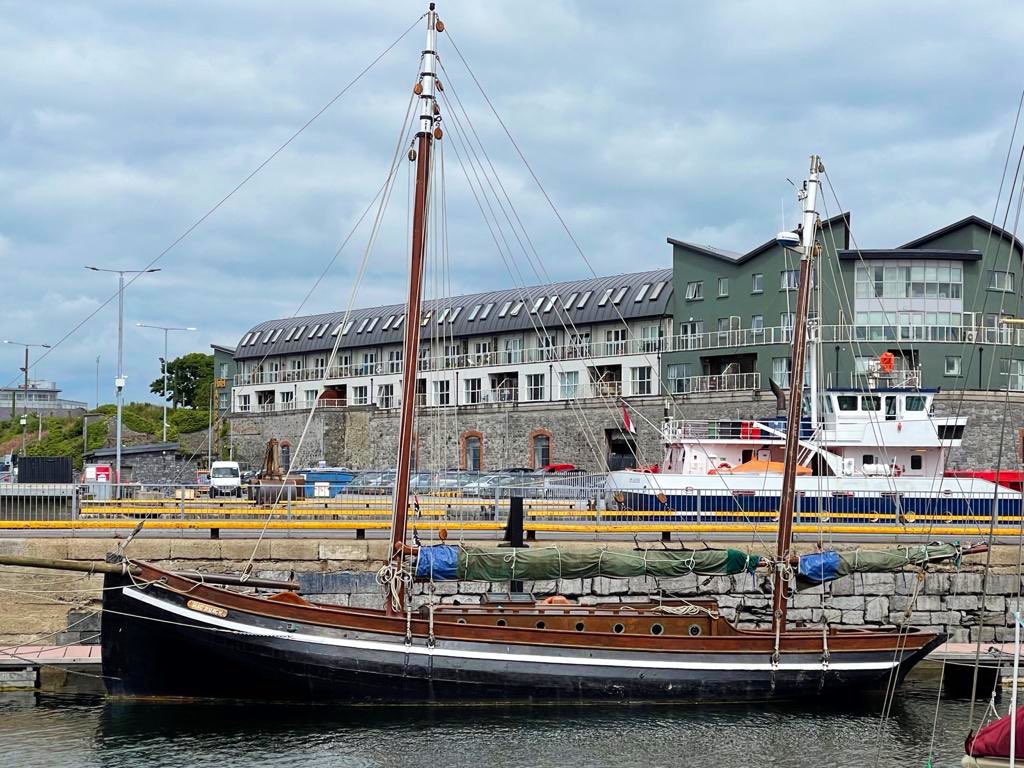 CasadhnaTaoide's tweet photo. The Mac Duach anchored in @HarbourGalway last week. 

Not long until the sails will be raised &amp; we will be on our epic cultural voyage visiting Inishbofin, Inishturk, Clare Island, Achill Island &amp; Arranmore. 

Join @LaoiseKelharpo &amp; @a_thaiscidh on this voyage of discovery! ⛵️ 🎶 https://t.co/pnXdDUv6ch