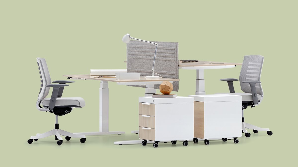 burotime's tweet photo. Sağlıklı ofis kavramını merkeze alan #Set; ister ayakta, ister oturarak çalışma imkanı sunarak, kullanıcısı için optimum düzeyde rahatlık ve uygun ergonomiyi yaratıyor.
#sitandstanddesk #healthyoffices #ergonomicdesign #adjustabletable #remotework https://t.co/Aq36YnJUiL