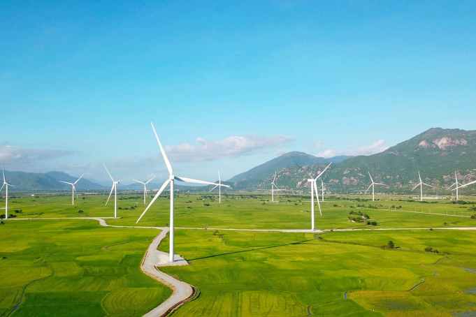 VnBizReview's tweet photo. Vietnam to buy electricity from ASEAN's largest wind farm in Laos
Link: https://t.co/iQp2h33Bse https://t.co/2N5S5SxuSP