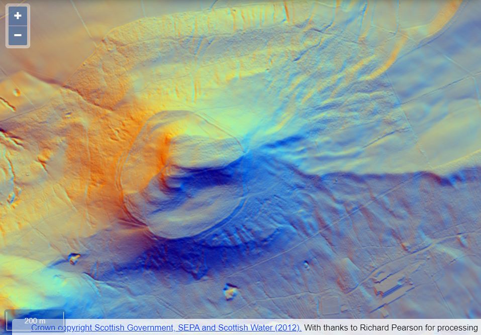 A new, improved Scottish LiDAR layer is on our website! LiDAR uses lasers to pick up different altitudes, trees, etc. The results are represented on our website with colours (and *new* hillshading), making features such as hillforts look like this 😍 maps.nls.uk/geo/explore/si…