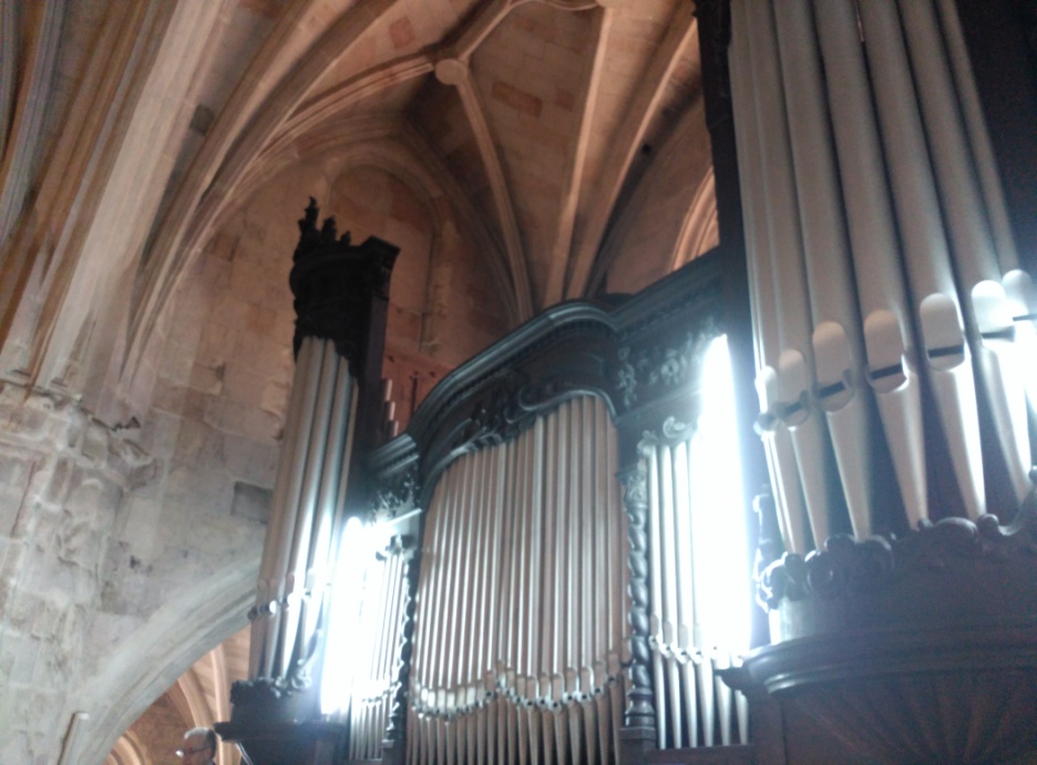 ¡Ya es oficial! El Conservatorio crece y el próximo curso impartirá la especialidad de órgano. Queremos agradecer de todo corazón el gran apoyo que ha dado a esta iniciativa <a href="/antonquirce/">J.A.Anton</a>, Director Provincial de Educación de Burgos, ya que sin su implicación no habría sido posible