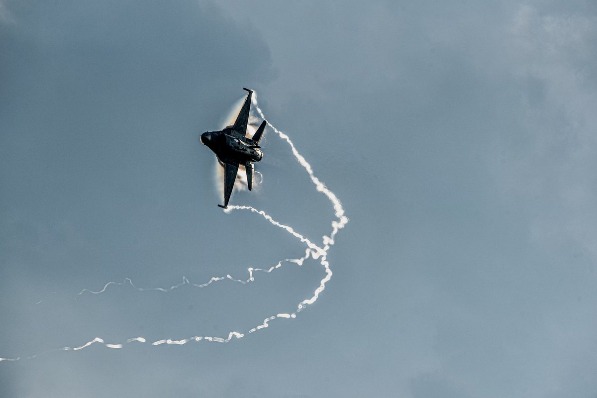 ViperDemoTeam's tweet image. Here are some shots from our last airshow in Tyler, TX. We have the week off to practice and enjoy our time at home before heading to Fargo, ND. Hope to see you all on the road this year. #viperdemoteam @ToroSchmitz  @usairforce