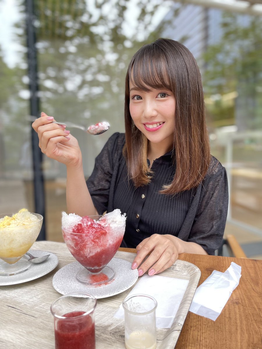 atyokohama_jpn's tweet photo. 新高島にある #資生堂グルーバルイノベーションセンター に伺って、#SPARKCafe の特製かき氷をいただきました🍧
暑い時期限定の特別なかき氷は次回のはまリポで #丸りおな さんがリポートします🎤お楽しみに✨✨ https://t.co/TKTnlFLcGD