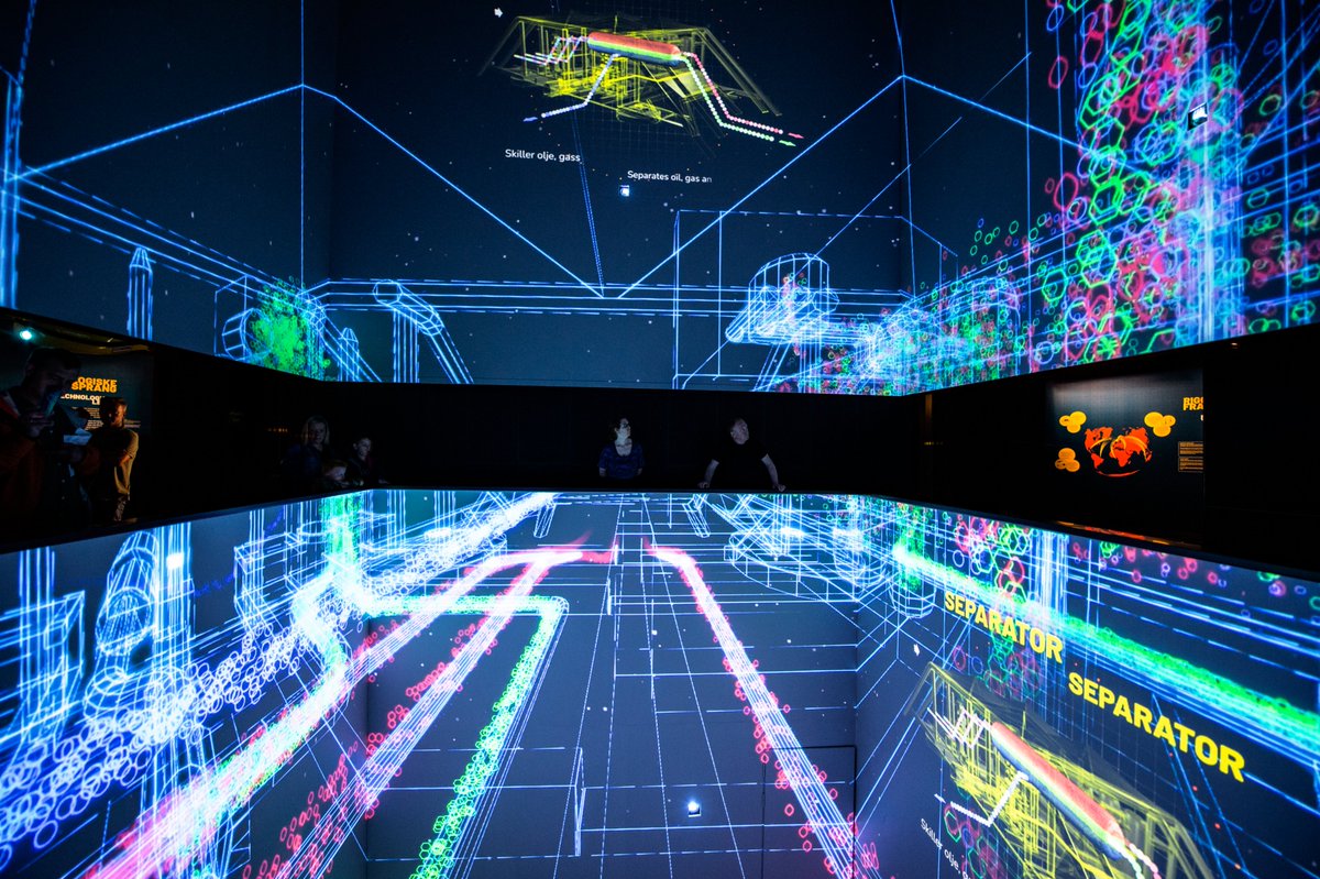 Centre Screen tweet media