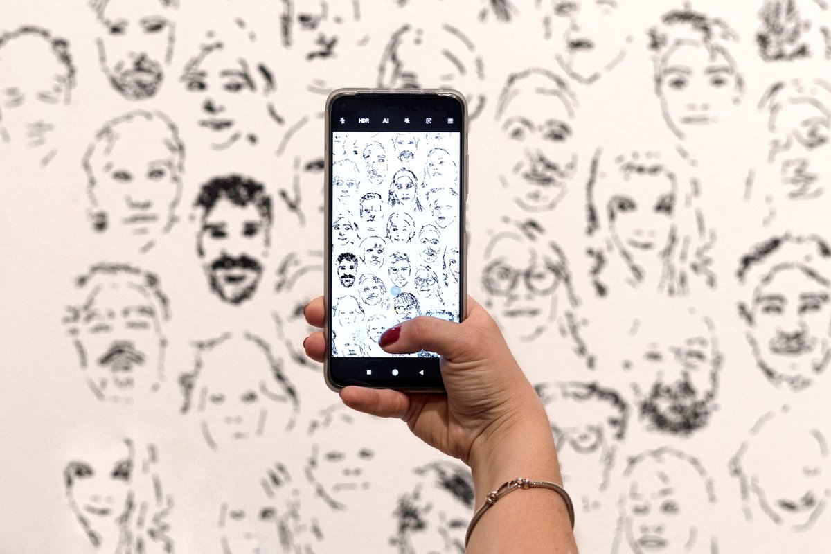 Grazie mille to the whole team at #BASEMilano! Yesterday we finished off the mural for #APortraitWithoutBorders after receiving over 600 selfie submissions over the course of a month. 1/3