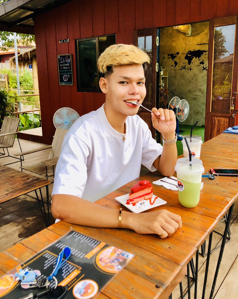 Sengdao44's tweet photo. i tell you i like you 👄 https://t.co/jw6Xi2oVU9