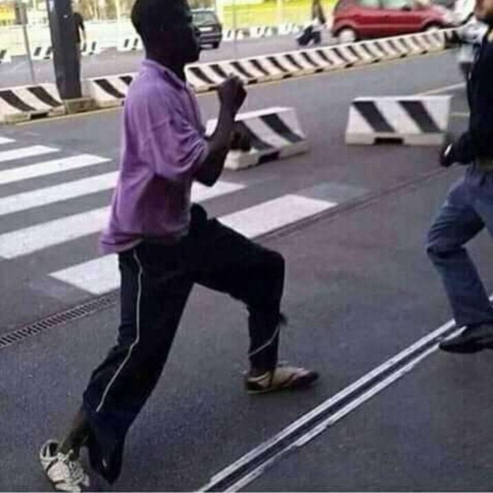 Zenkosi54330356's tweet photo. Lol this country is a comedy series. 😭😂😂

#looting Indians Anele Bheki Cele Jub Jub Mihlali Mall of Africa https://t.co/tC3ud0AMtz