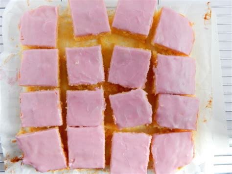 TottenhamTrees's tweet photo. #TottenhamCake is a square tray bake with pink icing that was invented by the Tottenham Quakers, using mulberries from the black mulberry tree by the Meeting House. It can be cut and shared easily, reflecting Quaker community values.ย #HaringeyFavouriteTrees https://t.co/ffADmo3Ac7