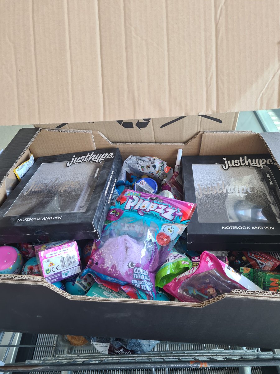 PontyTrooper's tweet photo. Mega thanks to @Michwill13 at Sainsburys! Starting early this year but the beginning of this years donations to the Imperial Welsh Squads xmas appeal. All donations going to kids in hospital at Xmas https://t.co/mbgTUnGjMD