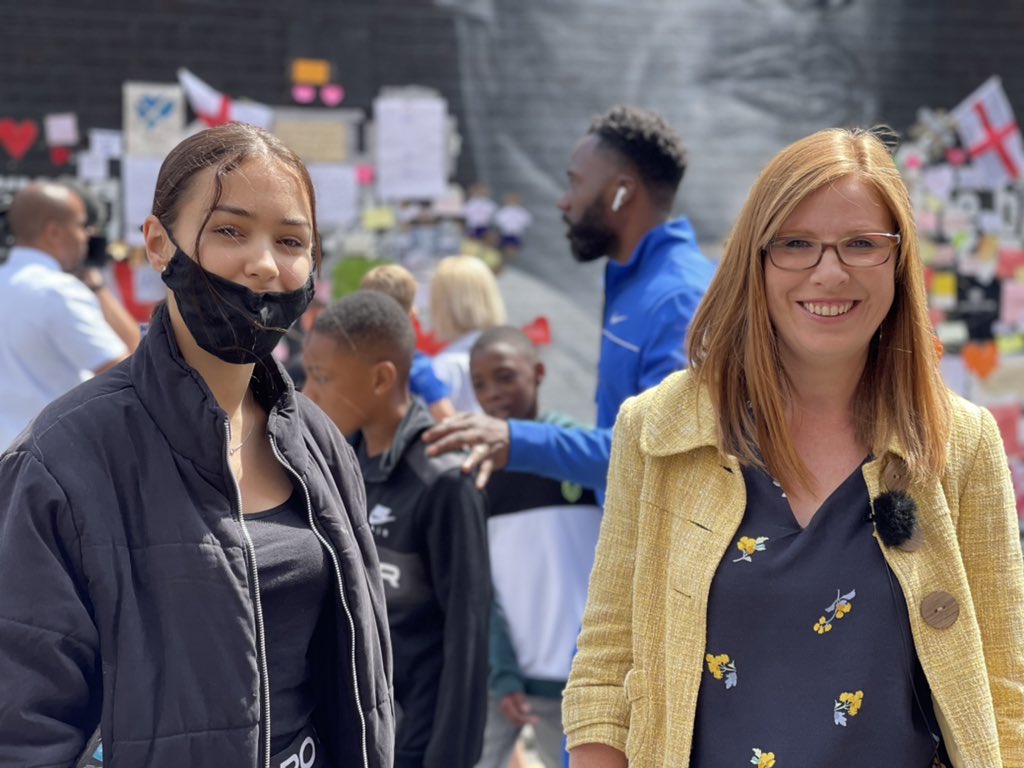 abbiedjones's tweet photo. This is Morgan. She is why @MarcusRashford matters to this community, to the country. She’s 18. She’s from Withington. She and her EIGHT siblings have all had free school meals at Rashford’s old school because of his campaigning. 👊🏽❤️ @BBCNWT https://t.co/dyx7qFYCBB