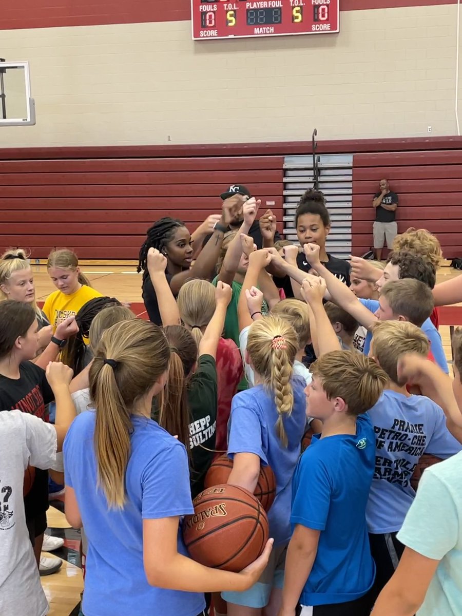 Great first day of camp with @TaylerHill_2! Can’t wait to kick off day 2! @EarnestElite