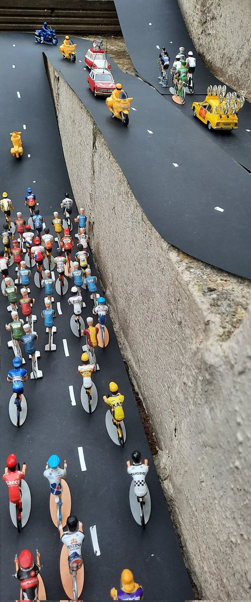 41Tourstages's tweet photo. The break of the day has formed on the first climb in #TourdemyGarden. The 6 riders are #Nibali, #Ullrich, #Rominger, #Sagan, #Pinot and #Schleck. Will they succeed? #TourdeFrance #couchpeloton #TDF2021 #Cycling #TDF https://t.co/IfLsjavsfR