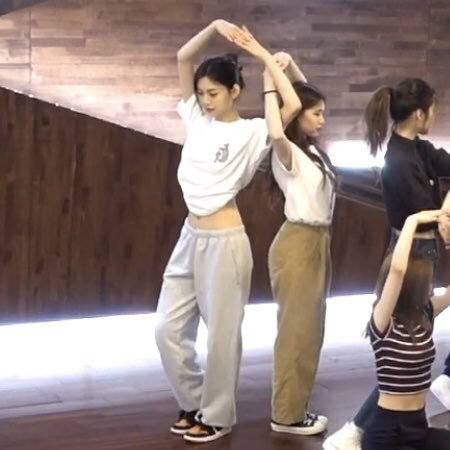 doyeonfile's tweet photo. KIM DOYEON?!!!????? https://t.co/nxrgwGIKBx