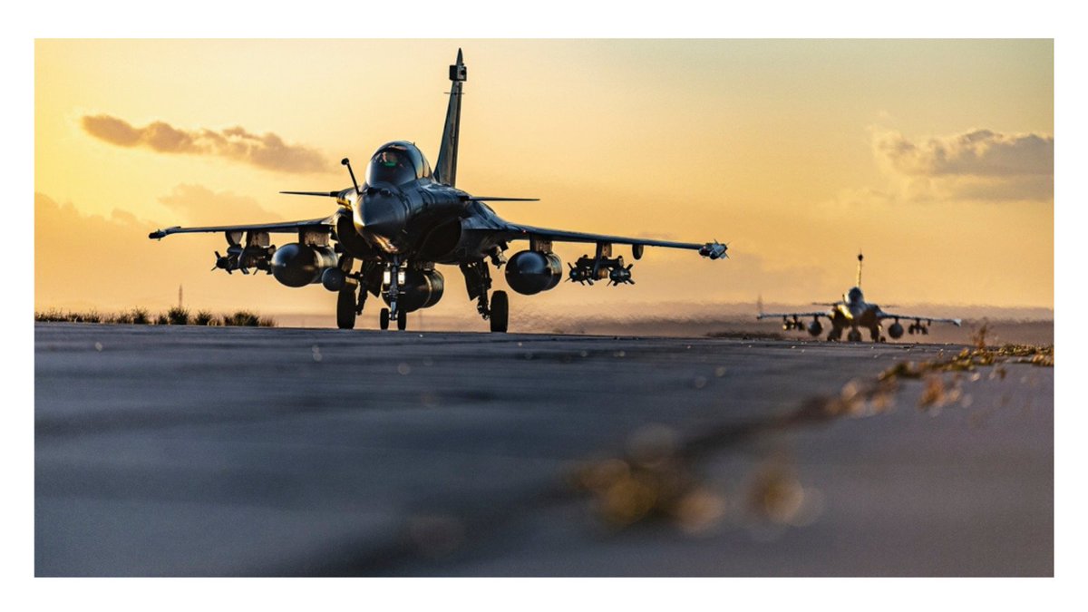 DevenirAviateur's tweet photo. [#Conseil]

Pour bien préparer ta sélection, il faut un minimum de culture aéronautique.

Toutes les infos pour t'aider dans ta préparation sont sur https://t.co/X9CbOiyAeg

#Rejoignezlacommunauté des Aviateurs✈️
#DevenirAviateur #Veniretdevenir #armeedelairetdelespace #formation https://t.co/qkeQxFoiOy