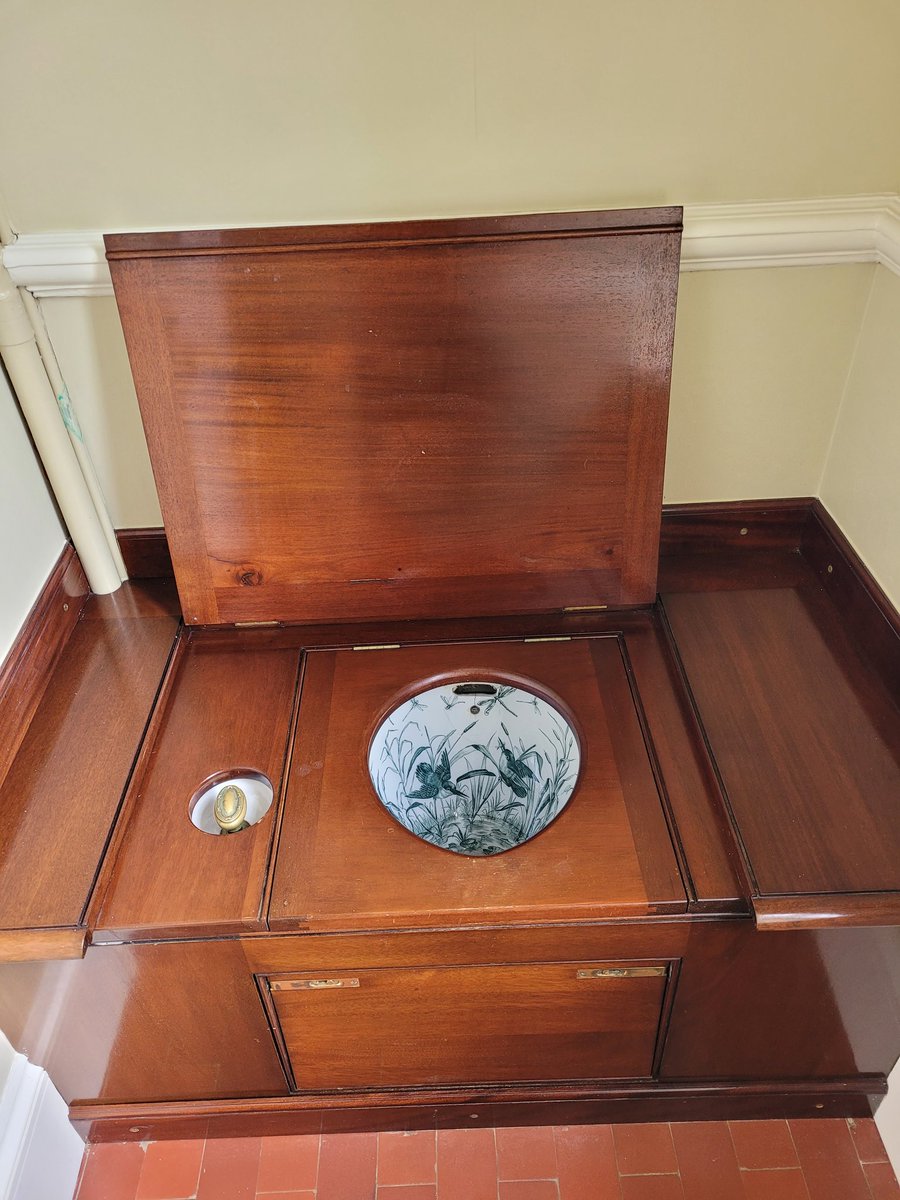 ianthemoleman1's tweet image. Now thats what you call a toilet!!
#pestcontrol #vermincontrol #molecatcher #waspnestremoval