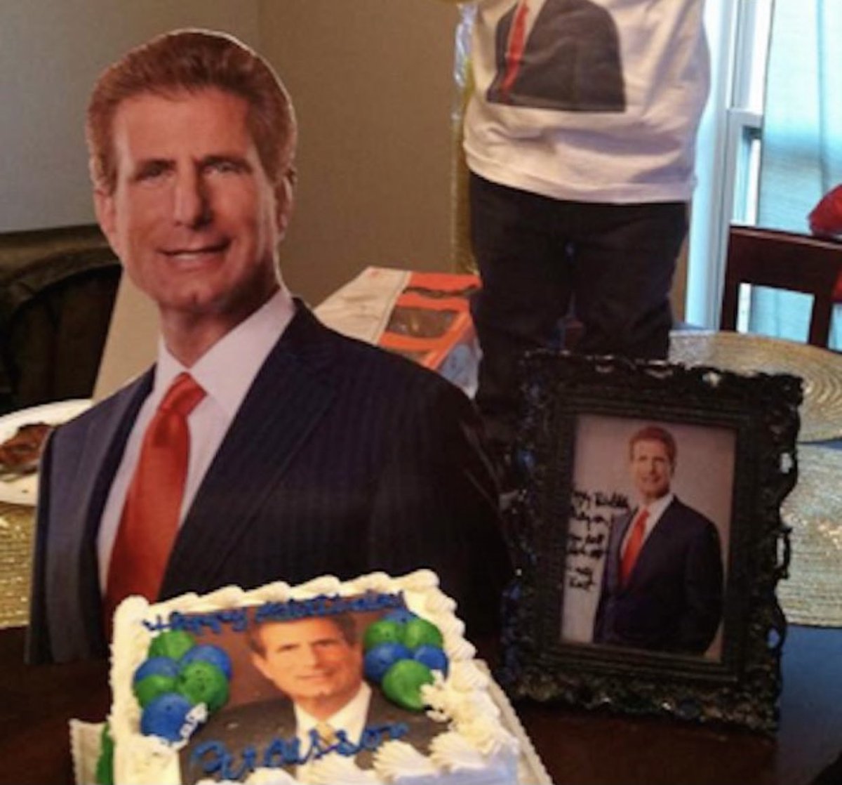 DudespostingWs's tweet photo. Toddler has Personal Injury Lawyer themed birthday party https://t.co/lwCvJXUjqZ